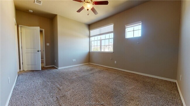 Foto del edificio - 3519 Summerway Dr