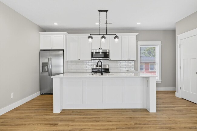 Building Photo - *August 2026* - Newly Built New 5 Bed, 5 B...