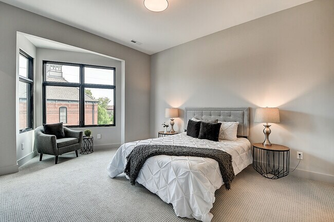 bedroom (unfurnished) - 721 E 16th St