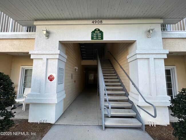 Foto del edificio - 4908 Key Lime Dr