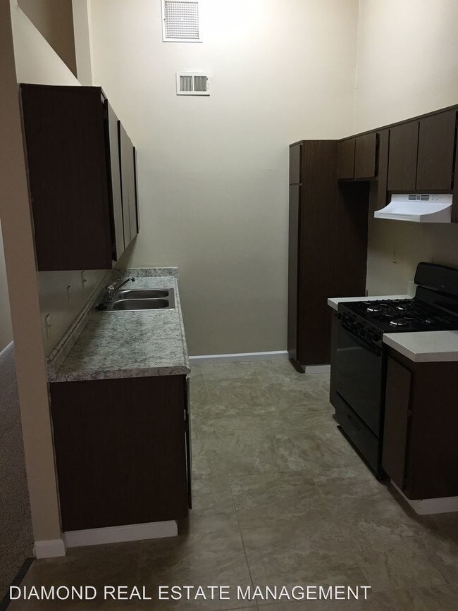 Building Photo - 2201 Pinon Springs Cir