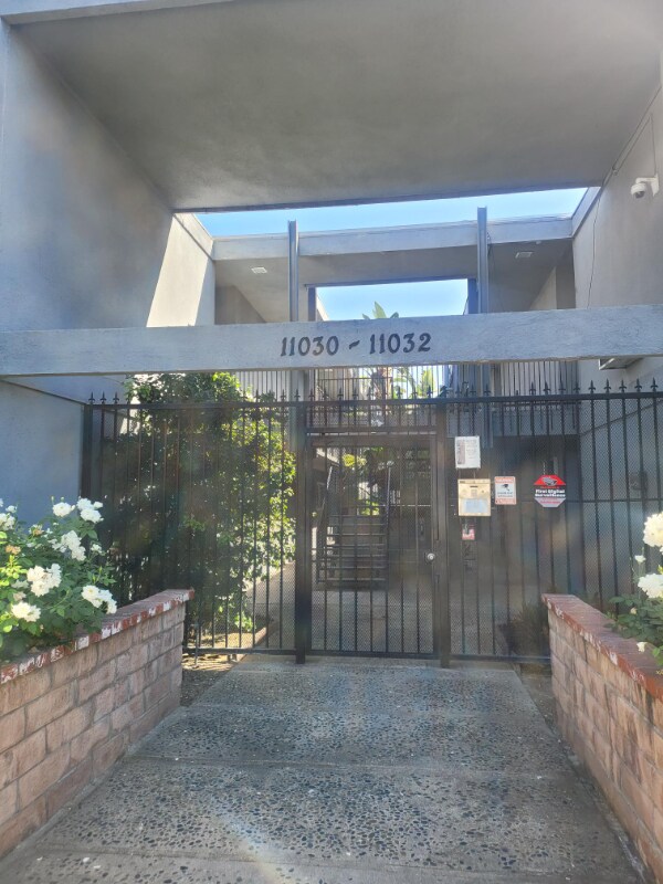 11030 Moorpark St Unit 18, Los Angeles, CA 91602 Room for Rent in Los Angeles, CA