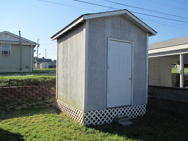 Building Photo - 228 Franklin Street, Roanoke Rapids