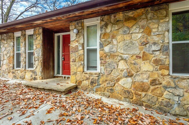 Foto del edificio - 5221 Old Trail