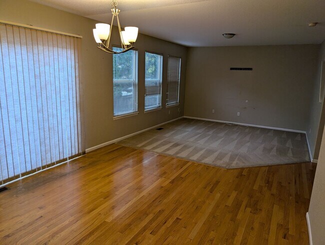 Foto del edificio - 5 Bedroom Single Family Home in Denver