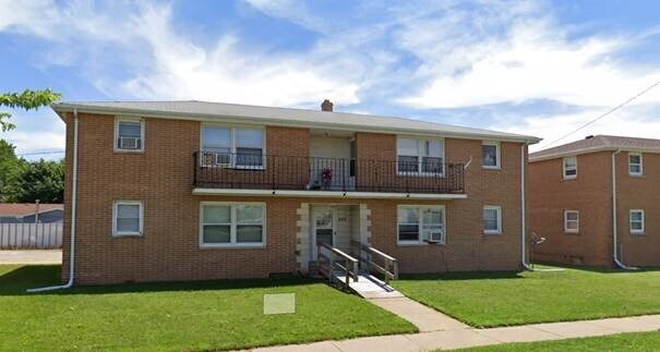 Primary Photo - 351 Marcella St