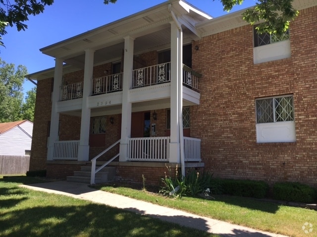 Building Photo - Creekwood Apartments