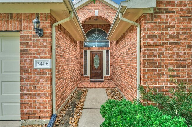 Foto del edificio - 2406 Green Fern Ct