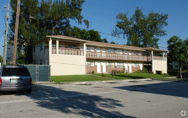 Foto del edificio - 17080 NE 23rd Ave
