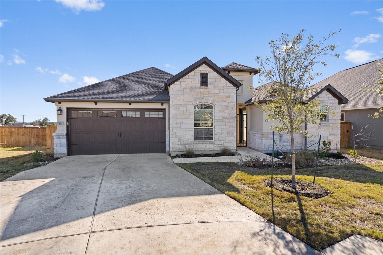 Foto principal - 4/3.5 home in Parmer Ranch