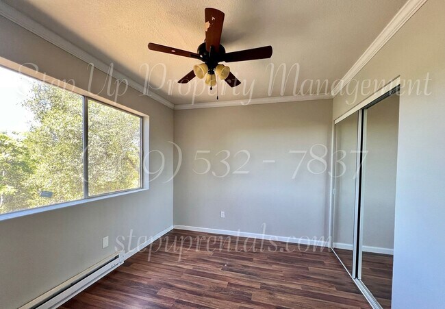 Foto del edificio - Spacious 3 Bedroom Home with Large Bonus R...