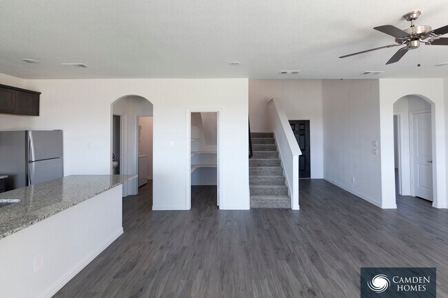 Foto del edificio - 10014 Spice Ln