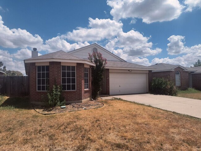 Building Photo - 3 bedroom 2 bath house - Great location