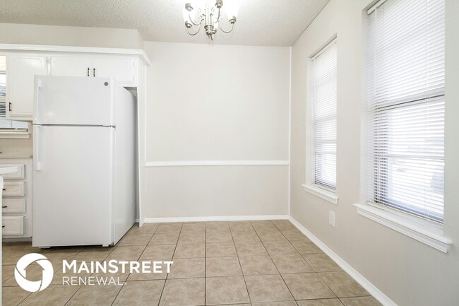 Building Photo - 1610 Pecan Ave