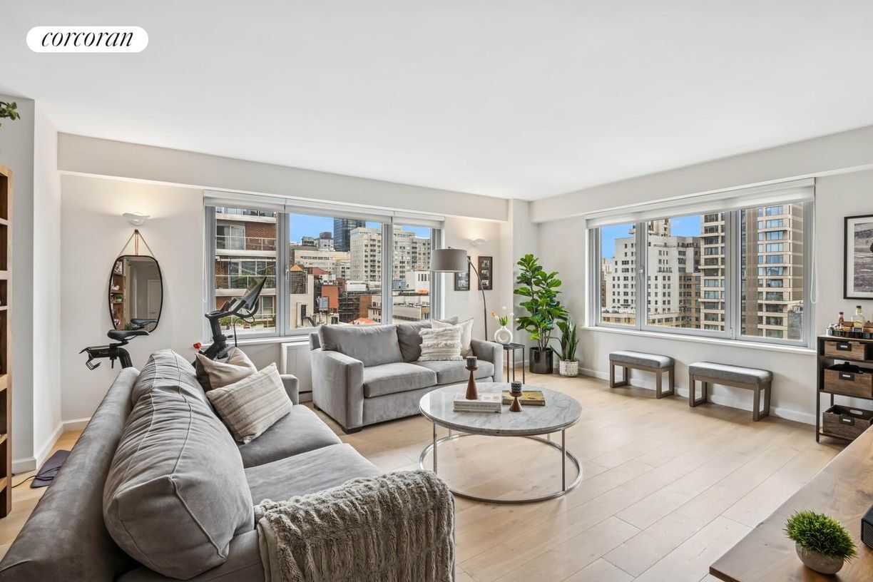 Primary Photo - 200 E 62nd St