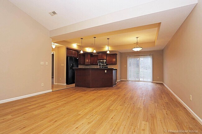 Foto del edificio - 2850/2852 Larkspur