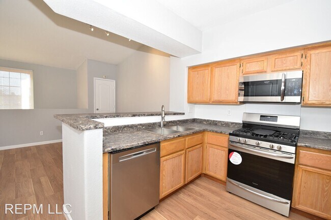 Building Photo - 2 br, 2 bath House - 1513 Truett St #201
