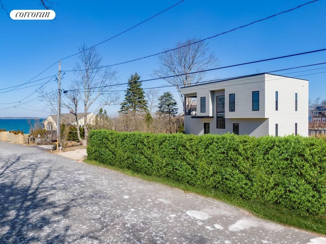 53 Oak Grove Rd, Southampton, NY 11968 House Rental in Southampton