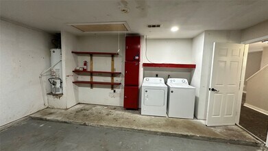 Building Photo - 2 W Mistybreeze Cir