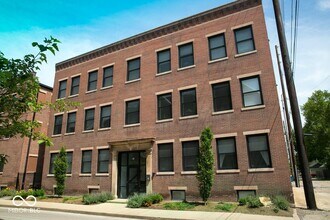 Building Photo - 312 E 13th St