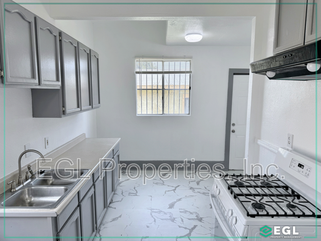 Foto del edificio - 9436 Firth Blvd