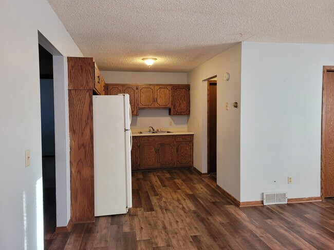 Foto del edificio - 240 Marvin Elwood Rd