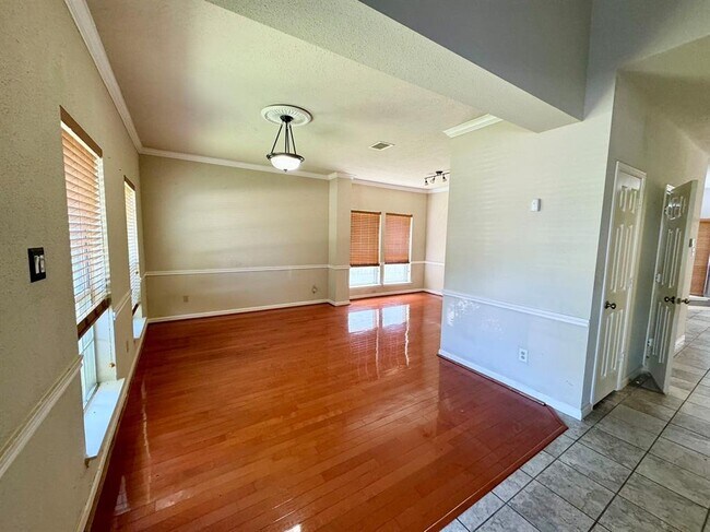 Foto del edificio - 16306 Ash Point Ln