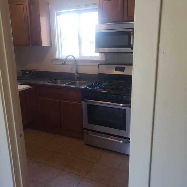 Building Photo - Great One bedroom unit Close to Ashby Bart