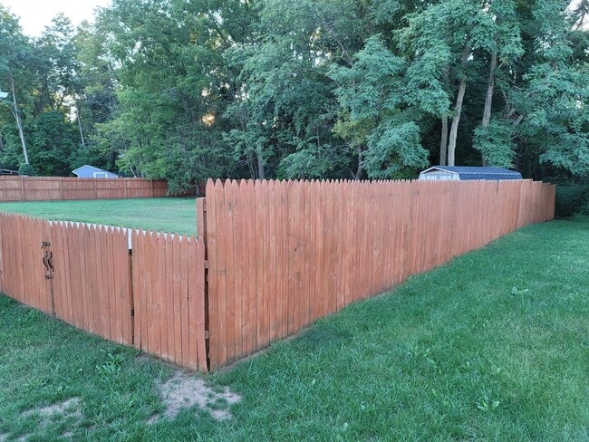 Foto del edificio - 14 Irvin Dr