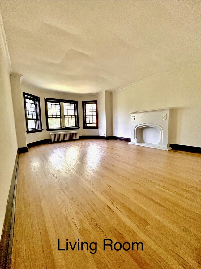 Building Photo - 704 S Maple Ave