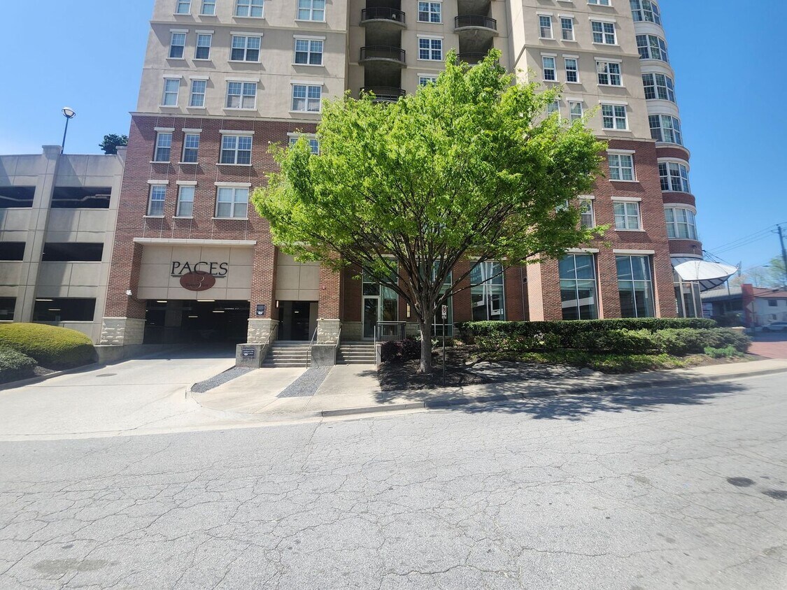 Modern 1BR Condo with Amenities in Prime Buckhead Location - Modern 1BR Condo with Amenities in Prime Buckhead Location