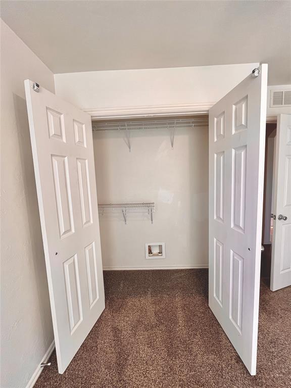 Building Photo - 2821 Edgemere Dr