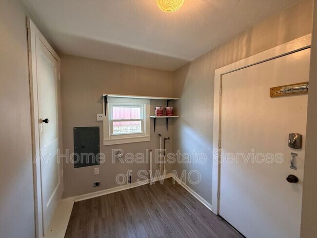 Foto del edificio - 1465 E Seminole St
