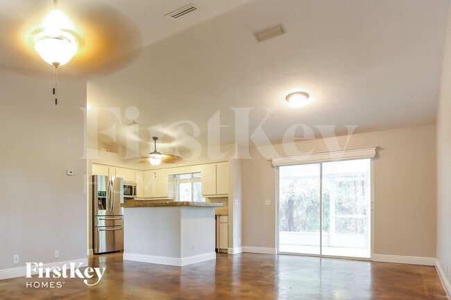 Building Photo - 1009 Lasseter St