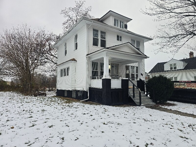 Foto principal - 809 Algonquin St