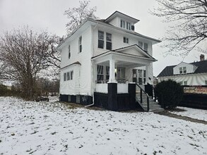 Building Photo - 809 Algonquin St