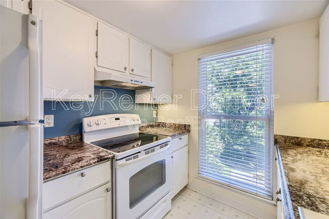 Foto del edificio - 9727 E Peakview Ave