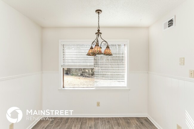 Building Photo - 6041 Syon Cove