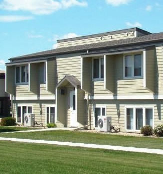 Primary Photo - Dakota Manor Apartments