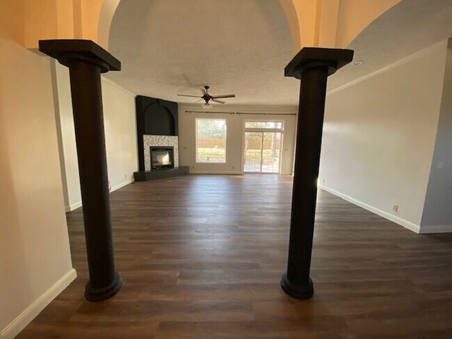 Foto del edificio - 5117 S Nettleton Ave