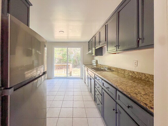 Foto del edificio - 39 Fox Hill Dr