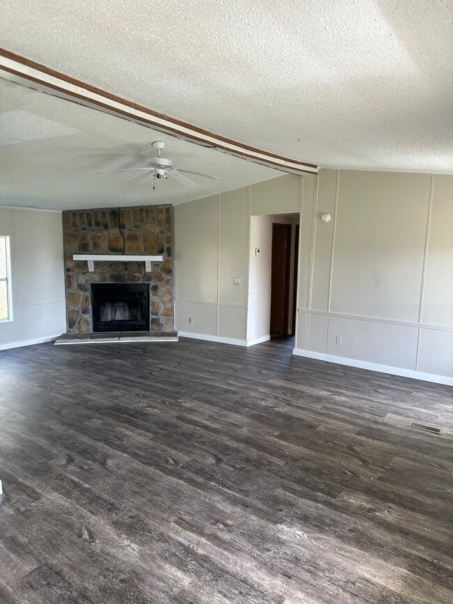 Foto del edificio - 315 Forest Creek Ln