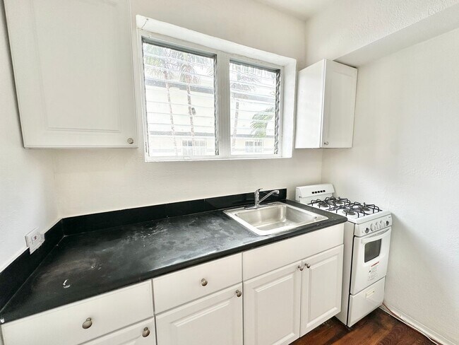 Foto del edificio - Spacious Studio on 12 Street between Eucli...