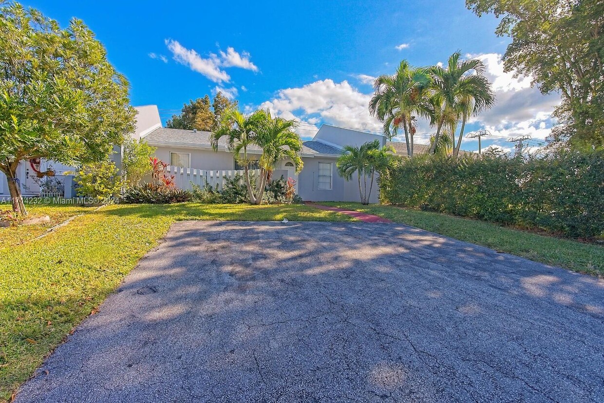 Foto principal - 20921 SW 103rd Ct