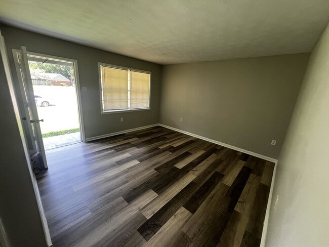 Building Photo - 3424 Gladstone Cove