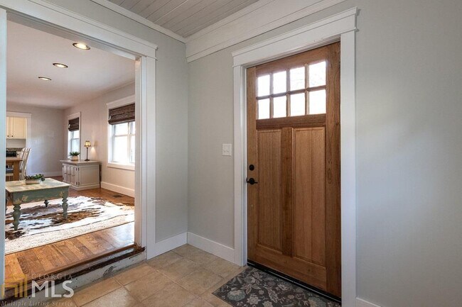 Building Photo - 1556 Braeburn Dr SE