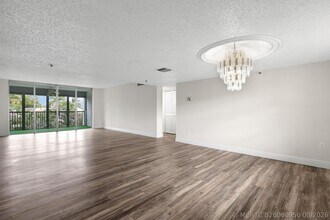 Building Photo - 3940 Inverrary Blvd