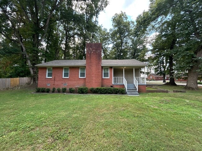 Photo - 875 Enfield Rd House