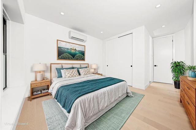 Foto del edificio - 3 bedroom in Brooklyn NY 11215