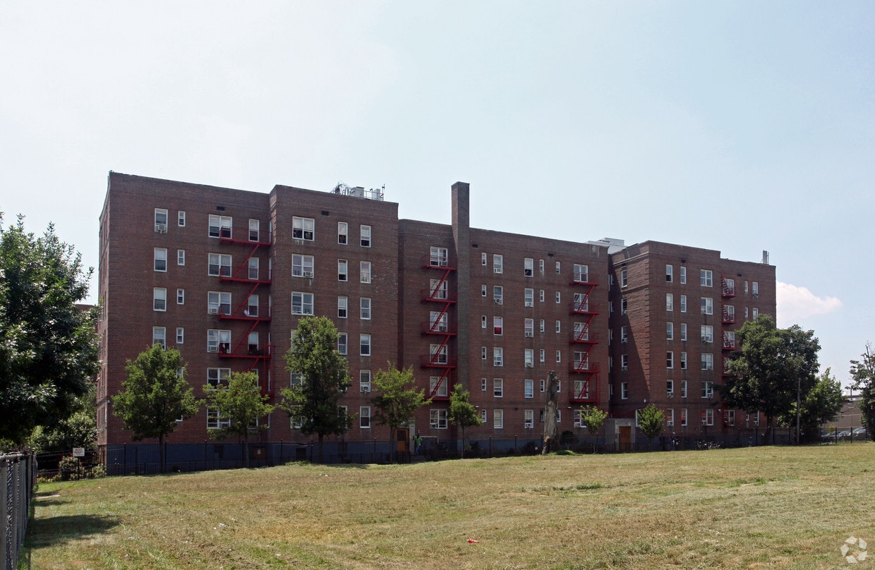 1420 Gateway Blvd, Far Rockaway, NY 11691 Apartments in Far Rockaway